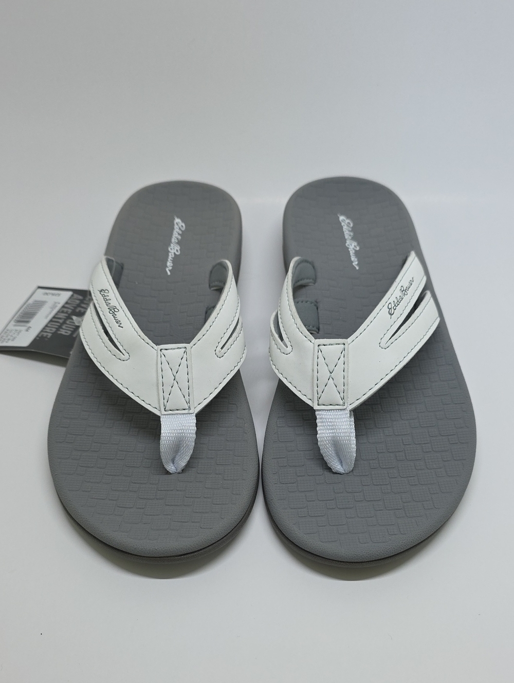 NWT Eddie Bauer White Faux Leather Flip Flops Slip On Womens 6 - Picture 4 of 14